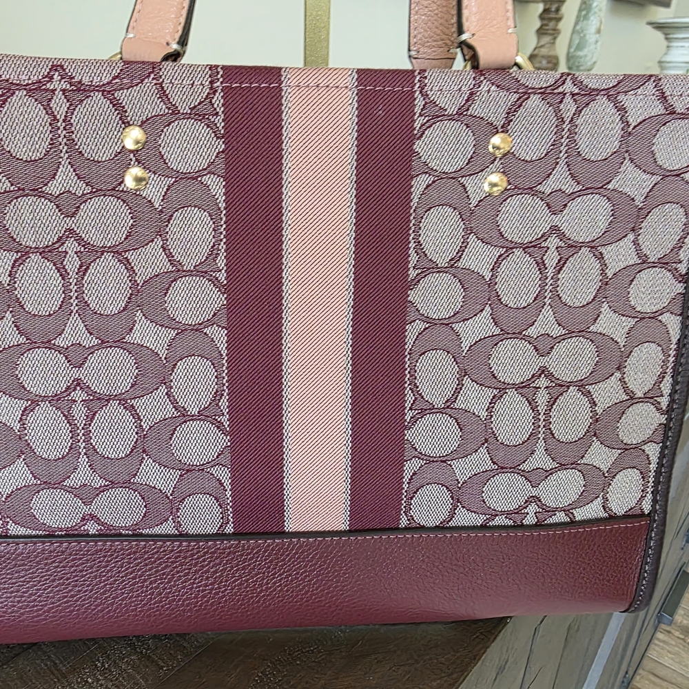 Coach Field Tote 22 Wine Multi Signature Jacquard & Leather Tote/Crossbody Bag - Picture 10 of 15